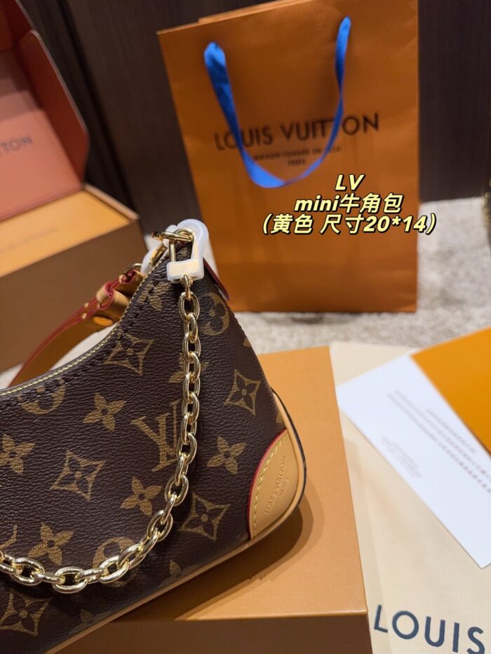 Louis Vuitton Mini Horn Bag Stylish And Stunning - Image 6