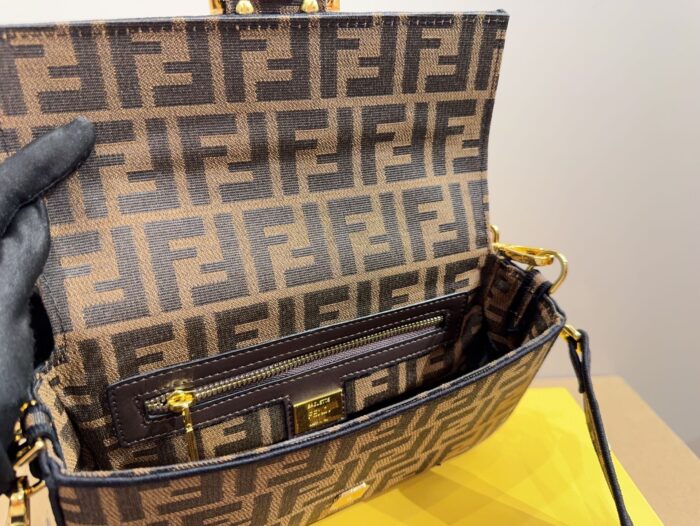 Fendi Baguette Bag Versatile, Lightweight, Spacious Multiple Carrying Options - Image 9