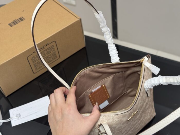 Coach Fiona Zip Tote Small Tote Bag - Image 4