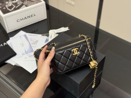Chanel 25B Handle Compact Case Touch-Ups And Styling