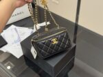 Chanel 25B Handle Compact Case Touch-Ups And Styling - Image 2