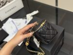 Chanel 25B Handle Compact Case Touch-Ups And Styling - Image 6
