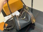 Louis Vuitton New Arrival Vintage-Inspired Textured Commuter Bag Practical Stylish Lightweight Shoulder Crossbody Bag - Image 5