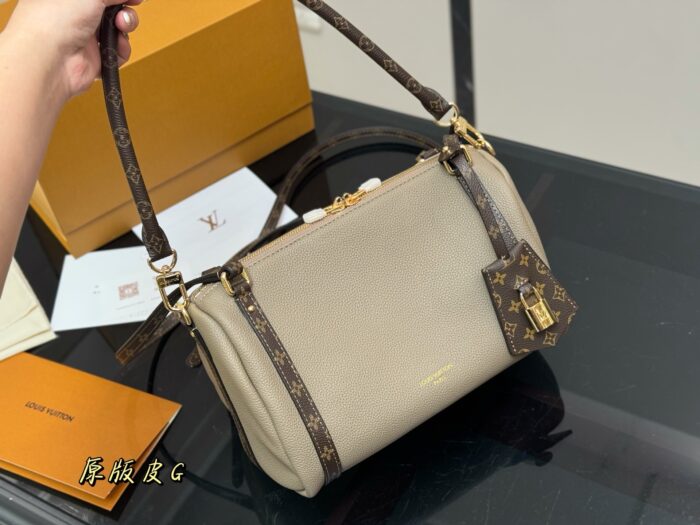 Louis Vuitton Lv Express Vintage-Inspired, High-Quality, Practical Commuter Shoulder/Crossbody Lightweight Bag - Image 2