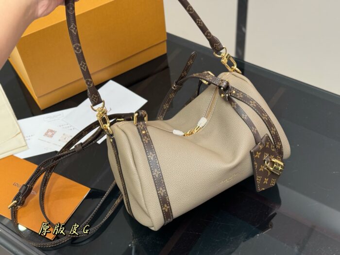 Louis Vuitton Lv Express Vintage-Inspired, High-Quality, Practical Commuter Shoulder/Crossbody Lightweight Bag - Image 5