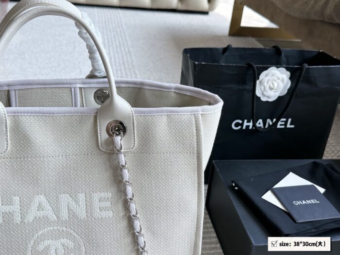 Chanel Denim Beach Bag Lazy Holiday Vibe - Image 4