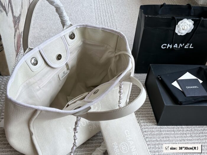 Chanel Denim Beach Bag Lazy Holiday Vibe - Image 8
