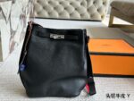 Hermès Kelly Bucket Bag Cowhide Leather Relaxed And Easygoing Commuting Use Suitable For Both Men And Women - Image 2