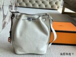 Hermès Kelly Bucket Bag Cowhide Leather Relaxed And Easygoing Commuting Use Suitable For Both Men And Women - Image 3