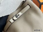 Hermès Kelly Bucket Bag, Calfskin Unisex For Commuting Relaxed And Easygoing - Image 4
