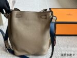 Hermès Kelly Bucket Bag, Calfskin Unisex For Commuting Relaxed And Easygoing - Image 5