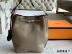 Hermès Kelly Bucket Bag, Calfskin Unisex For Commuting Relaxed And Easygoing - Image 7