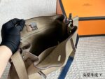 Hermès Kelly Bucket Bag, Calfskin Unisex For Commuting Relaxed And Easygoing - Image 9