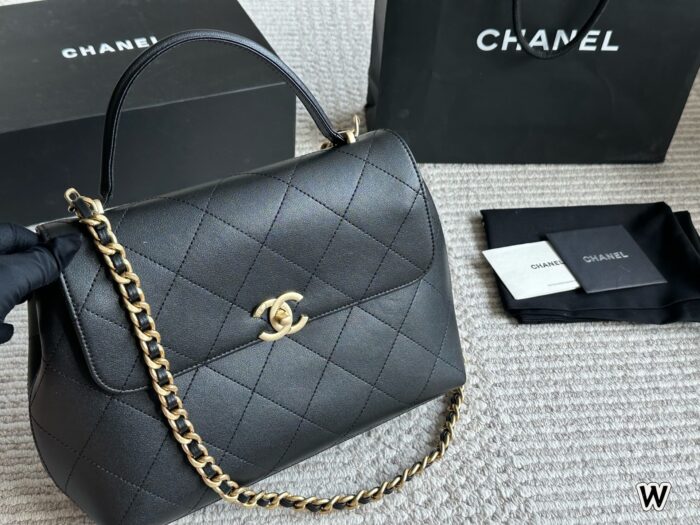 Chanel 25 Handbag, Crossbody, Shoulder Bag - Full Condition, Gift Box Packaging - Image 5