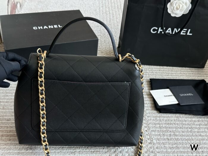 Chanel 25 Handbag, Crossbody, Shoulder Bag - Full Condition, Gift Box Packaging - Image 6