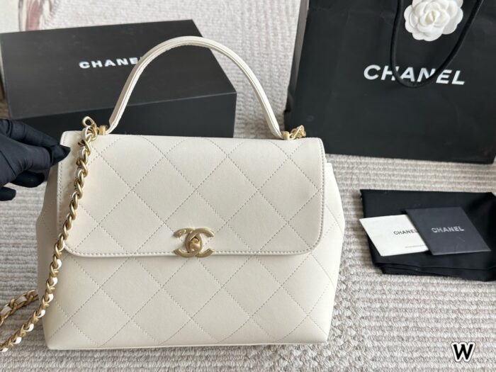 Chanel 25 Handbag, Crossbody, Shoulder Bag - Full Condition, Gift Box Packaging - Image 12