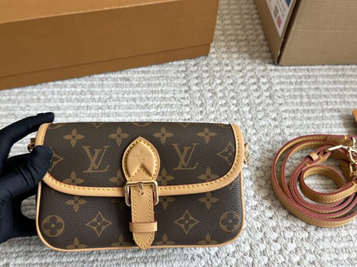 Louis Vuitton Nano Diane Monogram Canvas Bag Retro Details Detachable Shoulder Strap Day And Evening Wear - Image 9