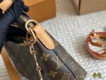 Louis Vuitton Carryall New Commuter Bag | Crossbody/Shoulder Strap | Open-Top Convenience | Practical Capacity - Image 8