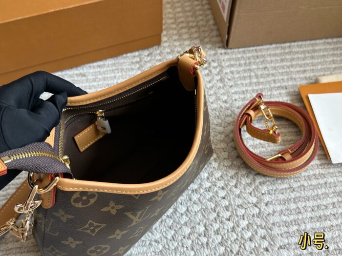 Louis Vuitton Carryall New Commuter Bag | Crossbody/Shoulder Strap | Open-Top Convenience | Practical Capacity - Image 9