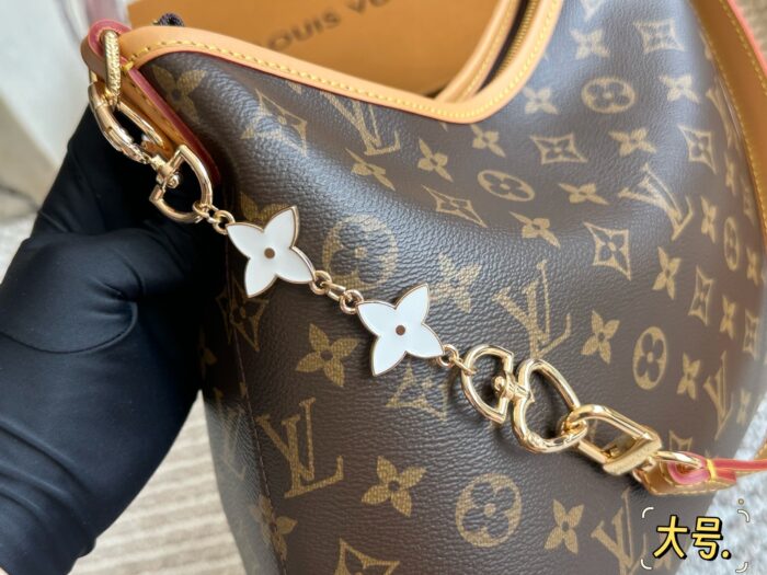 Louis Vuitton Carryall New Commuter Bag | Crossbody/Single Shoulder | Magnetic Flap Closure | Practical Capacity - Image 9