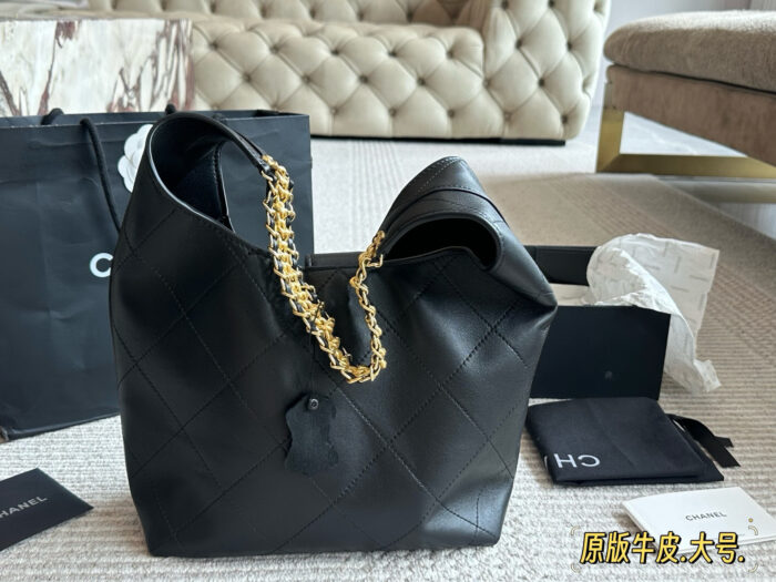 Chanel 25 Series Hobo Bucket Bag Genuine Leather Distinctive Shoulder Strap Design Complete With Box - Image 6