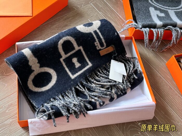 Hermes Double-Sided Wool Lock Key Scarf Gentle And Comfortable, Won'T Irritate The Skin - Image 1