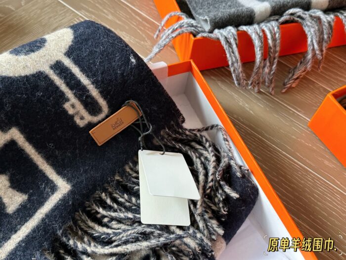 Hermes Double-Sided Wool Lock Key Scarf Gentle And Comfortable, Won'T Irritate The Skin - Image 2