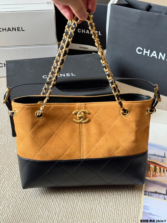 Chanel 25A Haute Couture Workshop Bucket Bag Quilted Pattern Colour-Blocking Bag-On-Bag Accessory Pearl Heart Cf Charm Detachable - Image 3