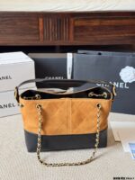 Chanel 25A Haute Couture Workshop Bucket Bag Quilted Pattern Colour-Blocking Bag-On-Bag Accessory Pearl Heart Cf Charm Detachable - Image 5