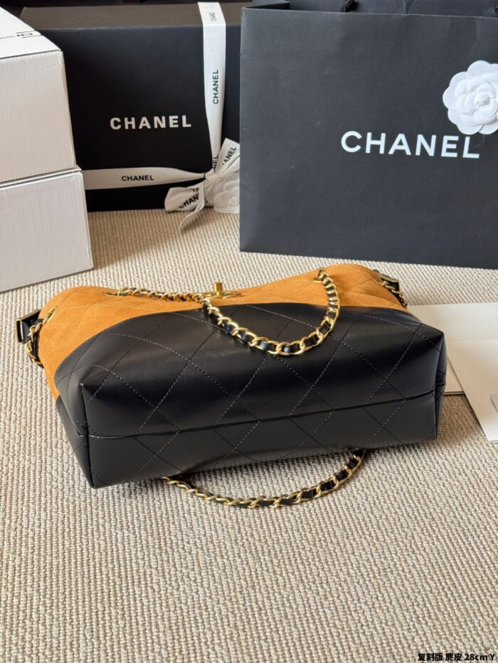 Chanel 25A Haute Couture Workshop Bucket Bag Quilted Pattern Colour-Blocking Bag-On-Bag Accessory Pearl Heart Cf Charm Detachable - Image 6