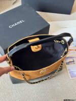 Chanel 25A Haute Couture Workshop Bucket Bag Quilted Pattern Colour-Blocking Bag-On-Bag Accessory Pearl Heart Cf Charm Detachable - Image 7
