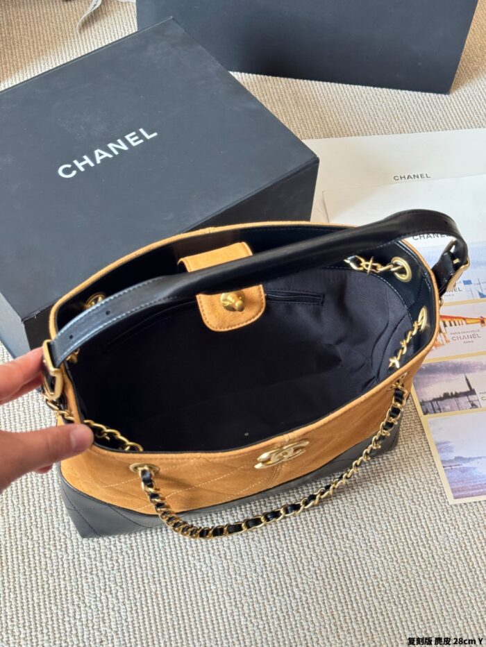 Chanel 25A Haute Couture Workshop Bucket Bag Quilted Pattern Colour-Blocking Bag-On-Bag Accessory Pearl Heart Cf Charm Detachable - Image 7