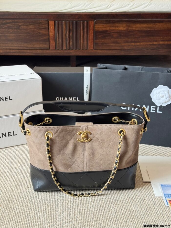 Chanel 25A Haute Couture Workshop Bucket Bag Quilted Pattern Colour-Blocking Bag-On-Bag Accessory Pearl Heart Cf Charm Detachable - Image 11