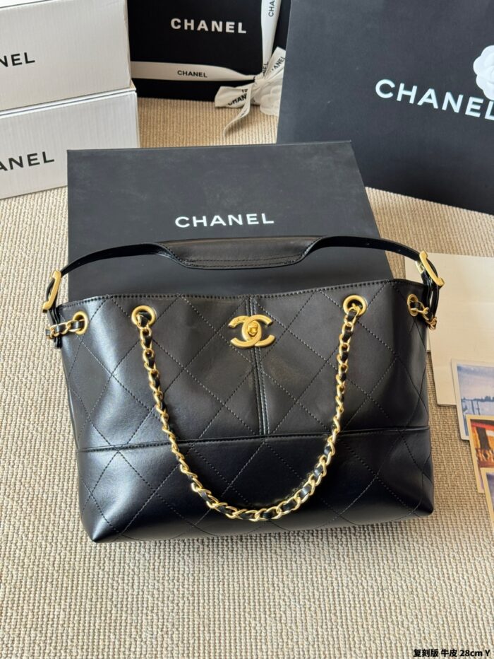 Chanel 25A Haute Couture House Bucket Bag - Diamond Quilted Colour-Block Design With Detachable Bag-On-Bag And Removable Pearl Heart Cf Pendant - Image 2