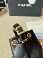 Chanel 25A Haute Couture House Bucket Bag - Diamond Quilted Colour-Block Design With Detachable Bag-On-Bag And Removable Pearl Heart Cf Pendant - Image 8