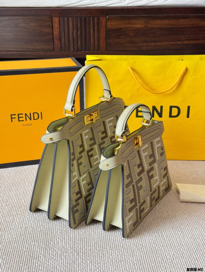Fendi Peekaboo Seeu Woven Handbag And Crossbody Bag - Image 4
