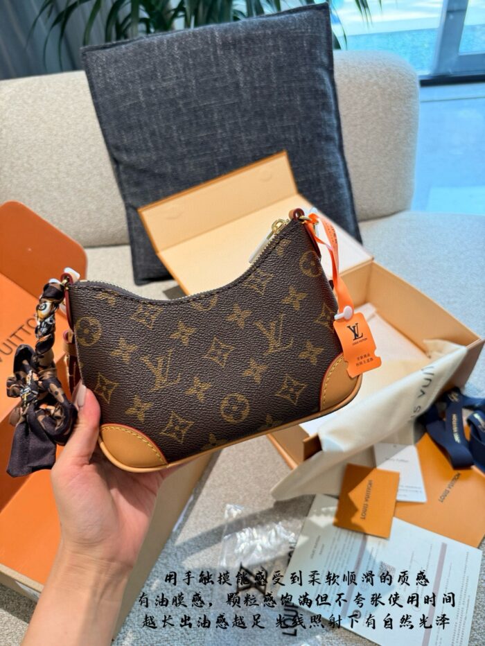 Louis Vuitton Nano Series Adjustable Chain Crossbody Bag With Double Straps - Excellent Capacity - Image 4