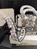 Dior 23 Pre-Spring Lady Dior "Botanical Garden" Five-Compartment White Floral Embroidered Tote - Image 5
