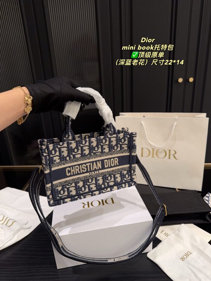 Dior Tote Autumn/Winter Collection Mini Book Embroidered Tote Bag Detachable Shoulder Strap Letter Logo - Image 4