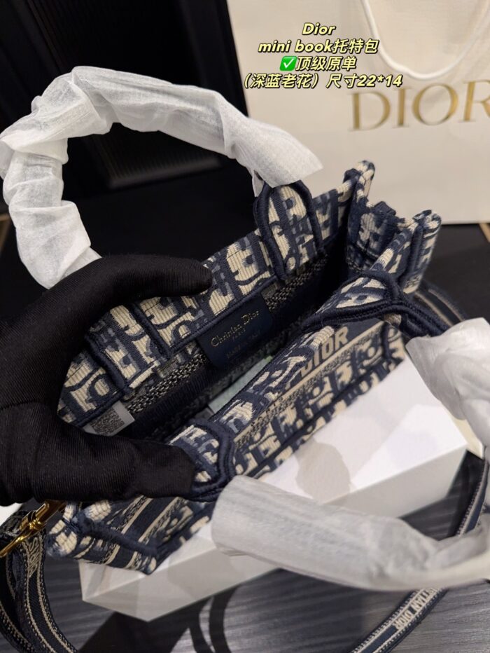 Dior Tote Autumn/Winter Collection Mini Book Embroidered Tote Bag Detachable Shoulder Strap Letter Logo - Image 5