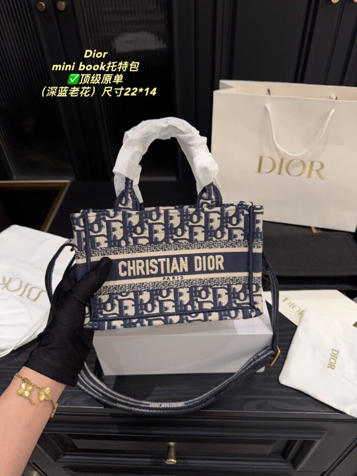 Dior Tote Autumn/Winter Collection Mini Book Embroidered Tote Bag Detachable Shoulder Strap Letter Logo - Image 8
