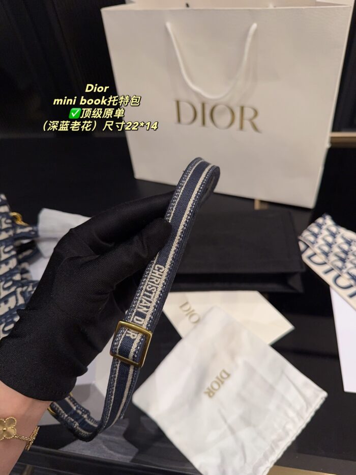 Dior Tote Autumn/Winter Collection Mini Book Embroidered Tote Bag Detachable Shoulder Strap Letter Logo - Image 9