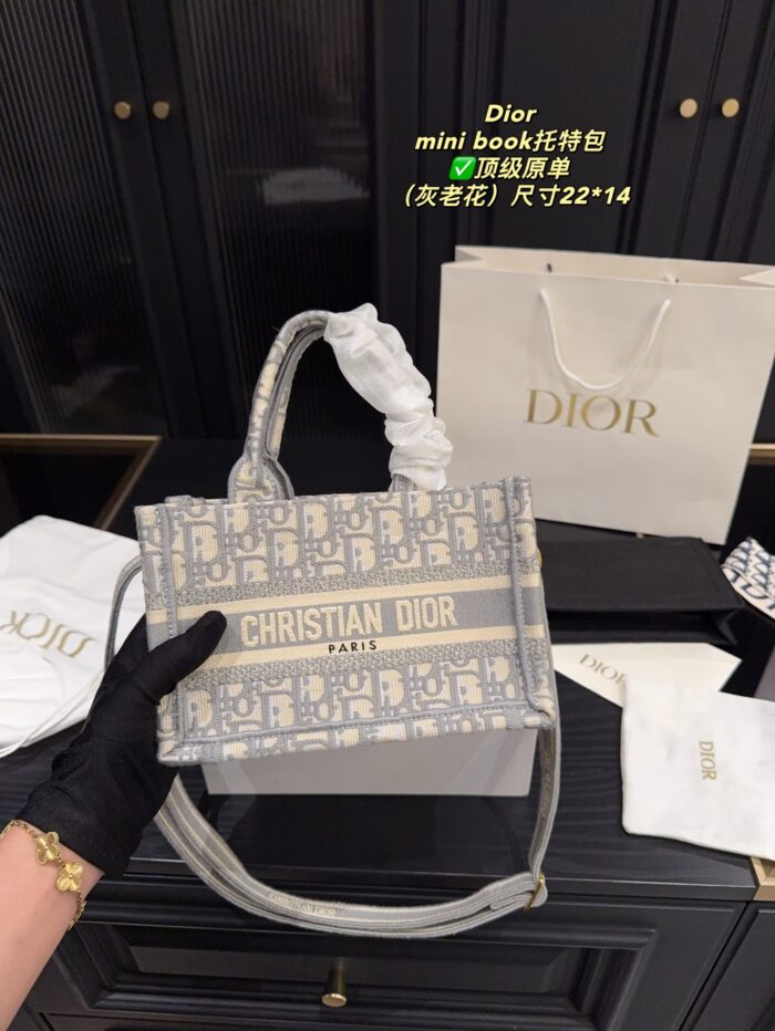 Dior Tote Autumn/Winter Collection Mini Book Embroidered Tote Bag Detachable Shoulder Strap Letter Logo - Image 12