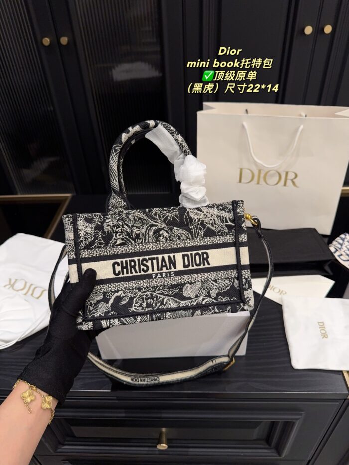 Dior Tote Autumn/Winter Collection Mini Book Embroidered Tote Bag Detachable Shoulder Strap Letter Logo - Image 13