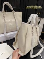 Chanel Spring/Summer New Beach Bag Minimalist, Casual, Spacious, Lightweight And Stylish - Image 4