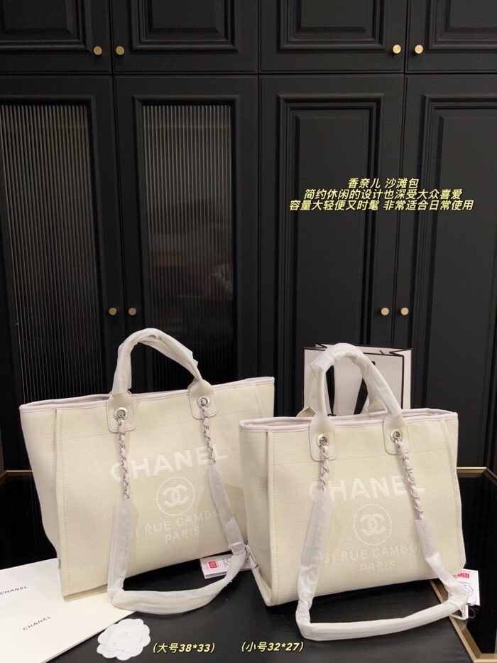 Chanel Spring/Summer New Beach Bag Minimalist, Casual, Spacious, Lightweight And Stylish - Image 10