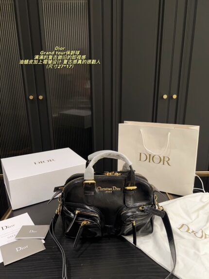 Dior Grand Tour Bowling Bag Oil-Waxed Leather Pleated Vintage-Wash Crossbody Bag Generous Capacity Stylish