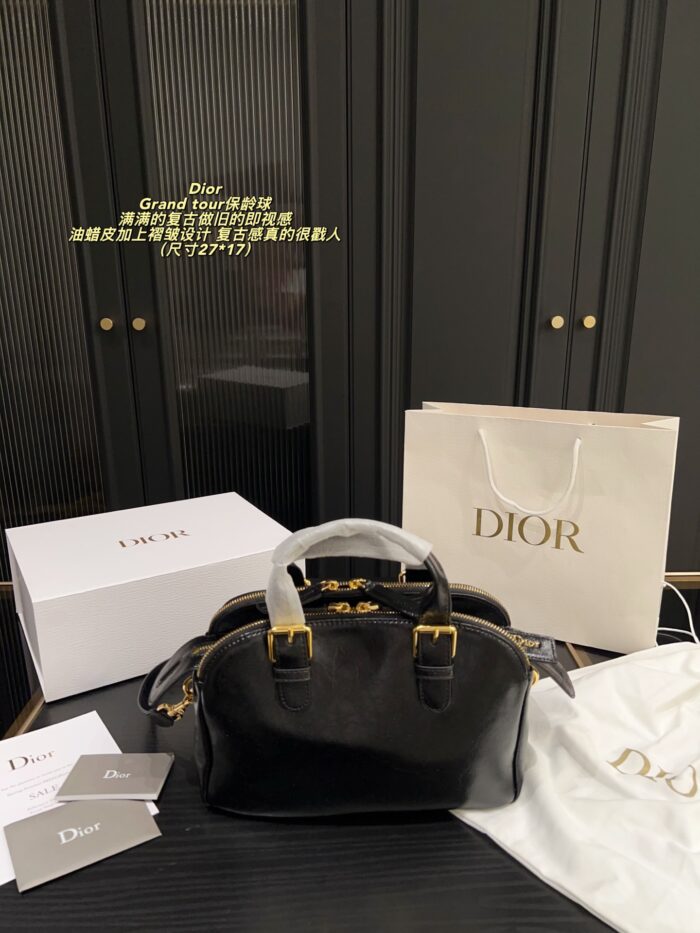Dior Grand Tour Bowling Bag Oil-Waxed Leather Pleated Vintage-Wash Crossbody Bag Generous Capacity Stylish - Image 2