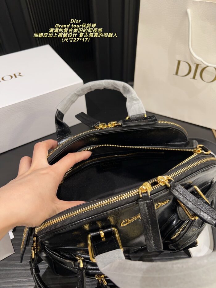 Dior Grand Tour Bowling Bag Oil-Waxed Leather Pleated Vintage-Wash Crossbody Bag Generous Capacity Stylish - Image 6