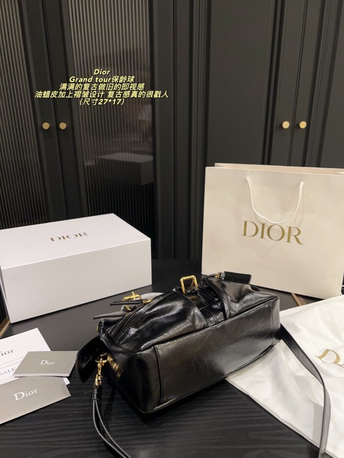 Dior Grand Tour Bowling Bag Oil-Waxed Leather Pleated Vintage-Wash Crossbody Bag Generous Capacity Stylish - Image 7